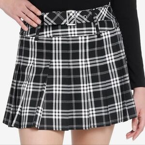 Cosmic Aura Black & White Plaid Belt Mini Skirt-Junior Size-XS